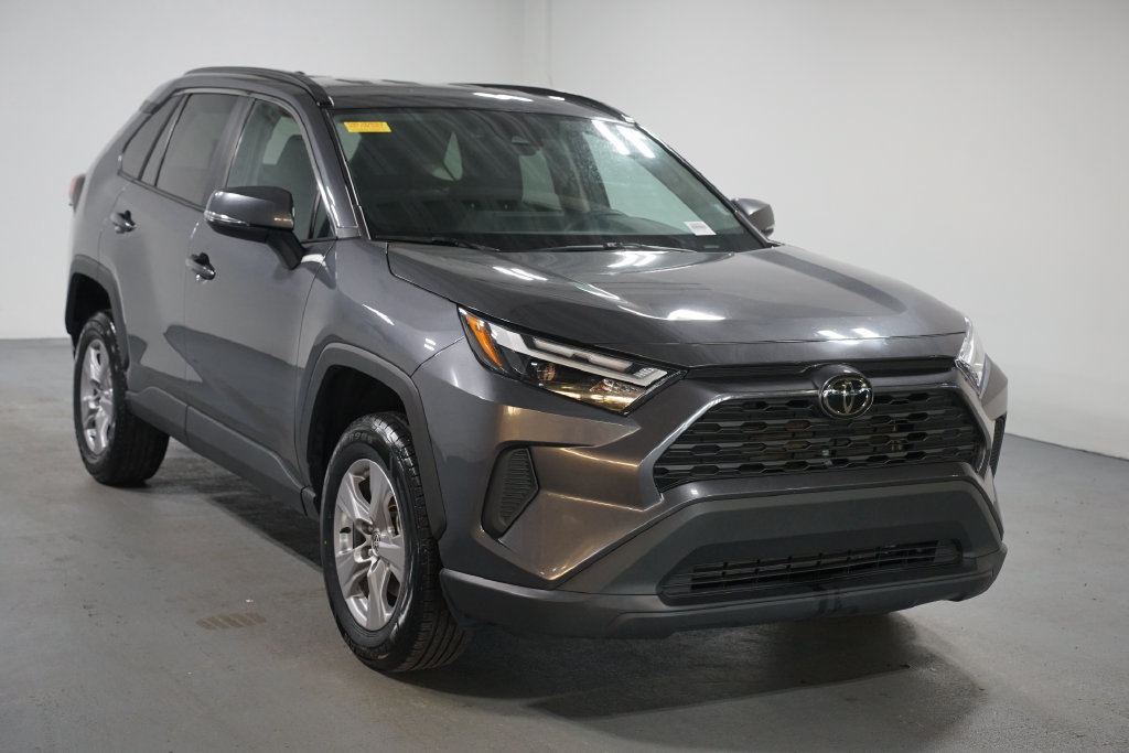 Certified 2025 Toyota RAV4 XLE FWD image 3