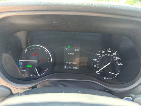 Used 2024 Toyota Sienna LE AWD/4WD image 30