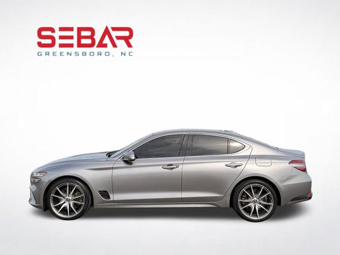 Used 2022 Genesis G70 3.3T RWD image 9