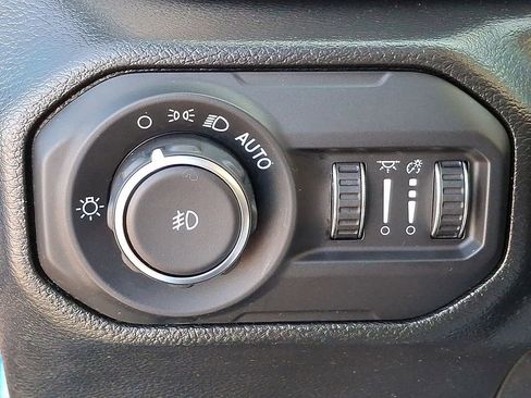 Used 2022 Jeep Wrangler Unlimited Sport AWD/4WD image 24