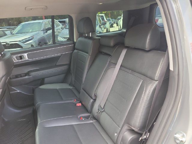 Used 2024 Hyundai Santa Fe Limited FWD image 12