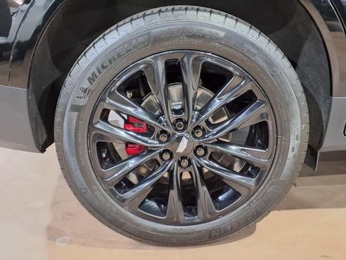 Used 2023 Cadillac XT5 Sportv w/ Technology Package image 7