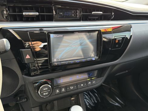 Used 2015 Toyota Corolla S image 26