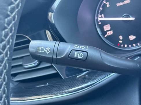 Used 2022 Buick Envision Essence w/ Sport Touring Package FWD image 28