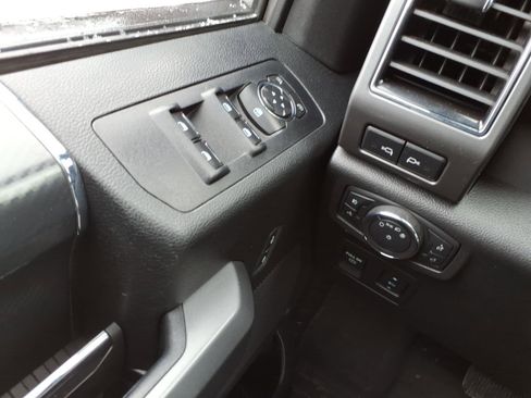 Used 2018 Ford F150 XLT w/ Equipment Group 302A Luxury image 22