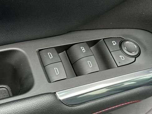 Used 2025 Chevrolet Traverse Z71 AWD/4WD image 12