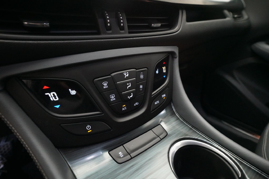 Used 2019 Buick Envision Essence FWD image 20