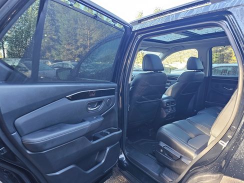 Used 2023 Honda Pilot Touring image 18