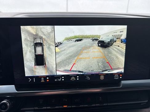 Used 2024 GMC Sierra 3500 SLT w/ SLT Premium Package image 47