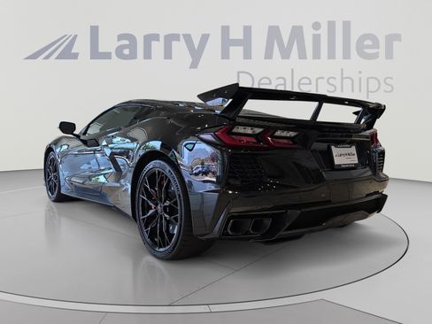 New 2027 Chevrolet Corvette Stingray Coupe w/ Z51 Performance Package RWD image 3
