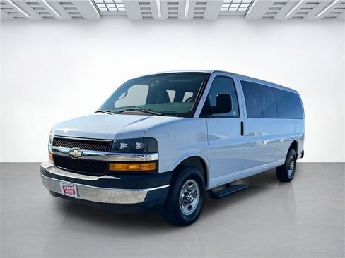 Used 2020 Chevrolet Express 3500 LS w/ Chrome Appearance Package image 8