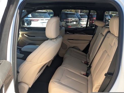 New 2025 Jeep Grand Cherokee Limited image 14