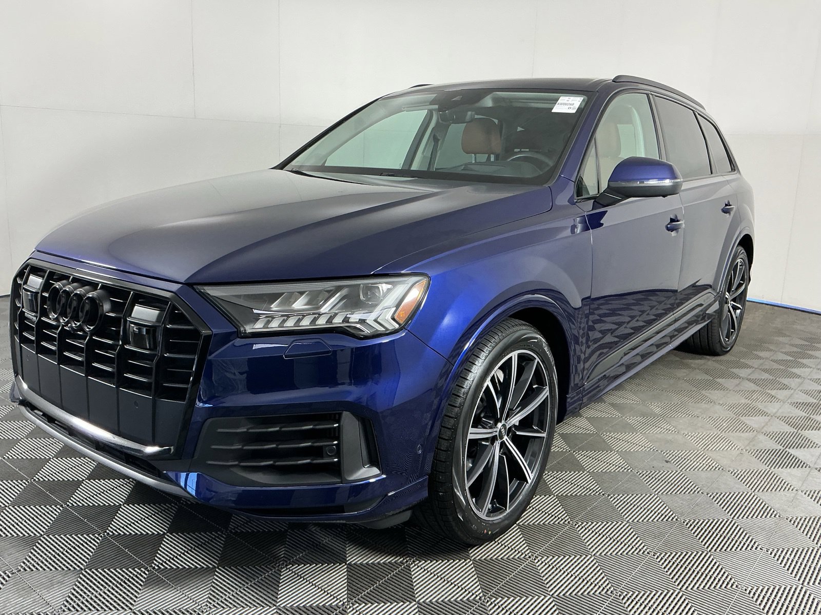 Used 2023 Audi Q7 3.0T Prestige w/ Prestige Package AWD/4WD image 3
