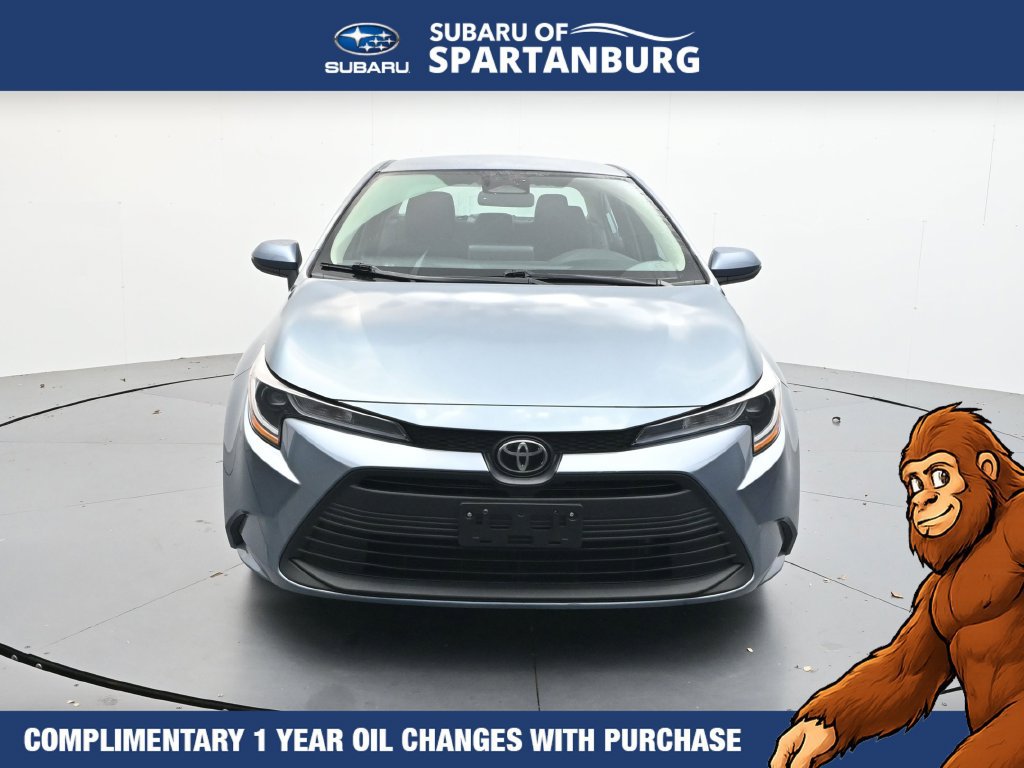 Used 2023 Toyota Corolla LE FWD image 2