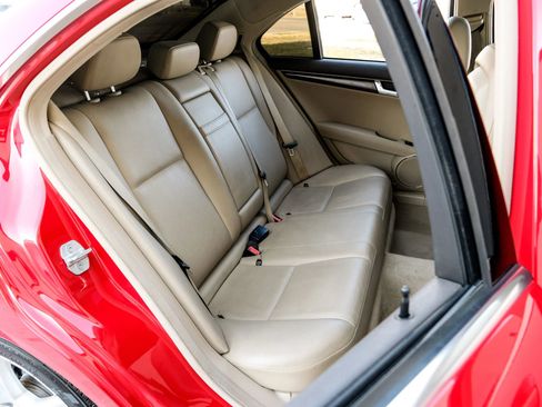 Used 2011 Mercedes-Benz C 300 Sedan w/ Premium 1 Pkg image 36