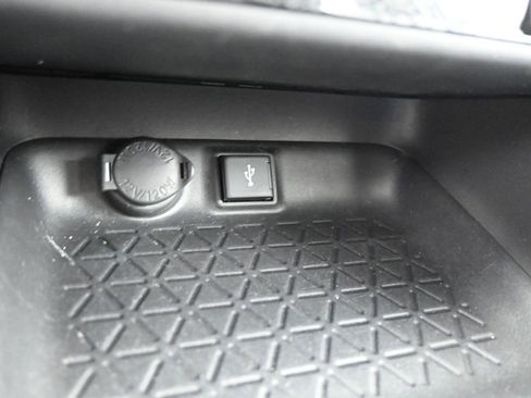 Used 2022 Toyota RAV4 XLE w/ Convenience Package image 26