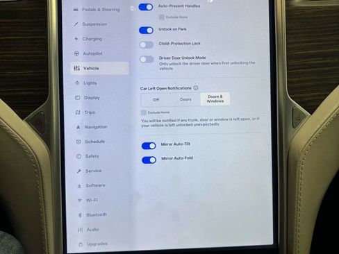 Used 2015 Tesla Model S P90D image 38