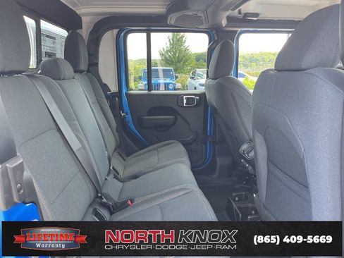 New 2025 Jeep Gladiator Sport image 22