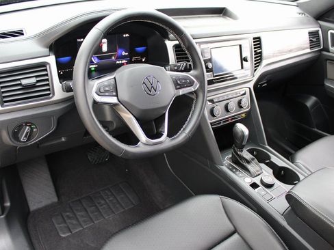Certified 2023 Volkswagen Atlas Cross Sport SE image 10