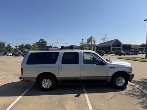 Used 2001 Ford Excursion XLT RWD image 3