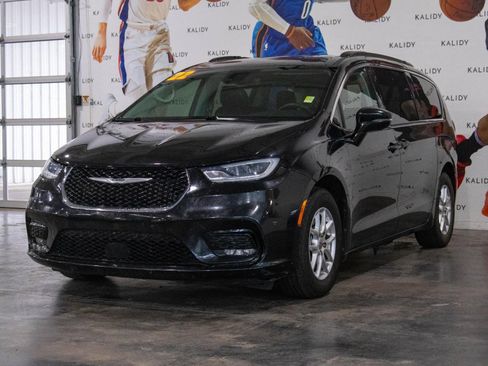 Used 2022 Chrysler Pacifica Touring-L image 20