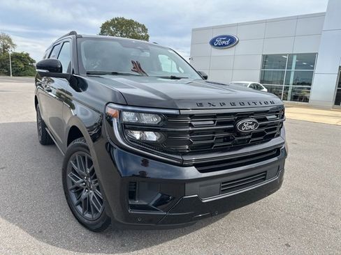 New 2025 Ford Expedition Platinum w/ Stealth Performance Package image 5