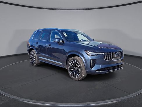 Certified 2026 Volvo XC90 B6 Plus AWD/4WD image 2