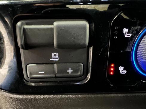 Used 2025 Chevrolet Silverado 1500 LT image 43