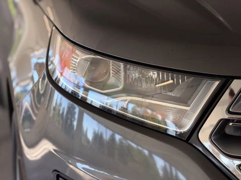 Used 2018 Ford Edge SE AWD/4WD image 10