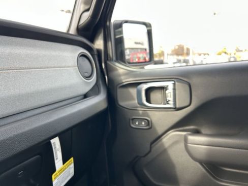New 2026 Jeep Gladiator Sport AWD/4WD image 23