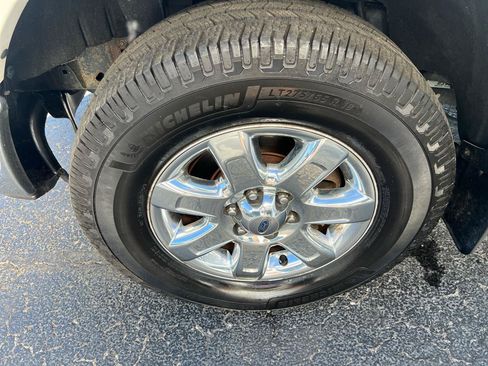 Used 2014 Ford F150 Lariat w/ Equipment Group 502A Luxury AWD/4WD image 26