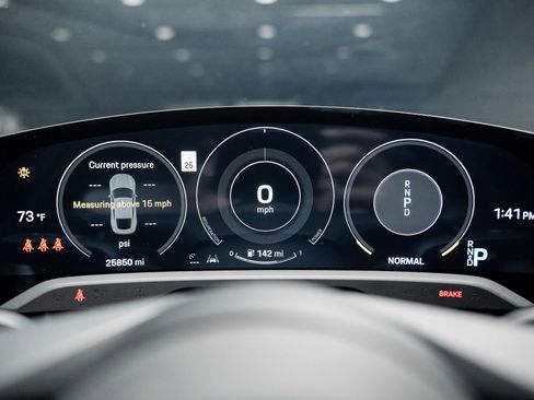 Used 2022 Porsche Taycan image 43