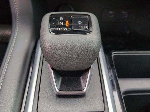 Used 2025 Nissan Pathfinder SL AWD/4WD image 27