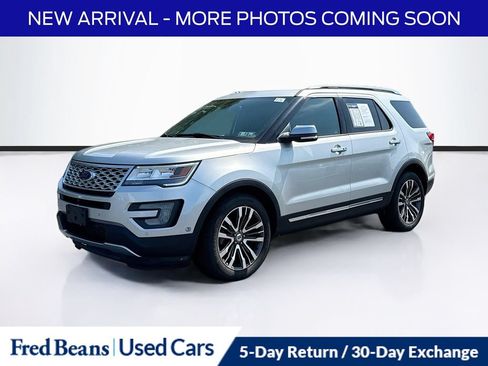 Used 2017 Ford Explorer Platinum AWD/4WD image 3