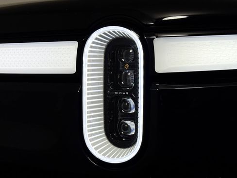 Used 2022 Rivian R1T Adventure image 42