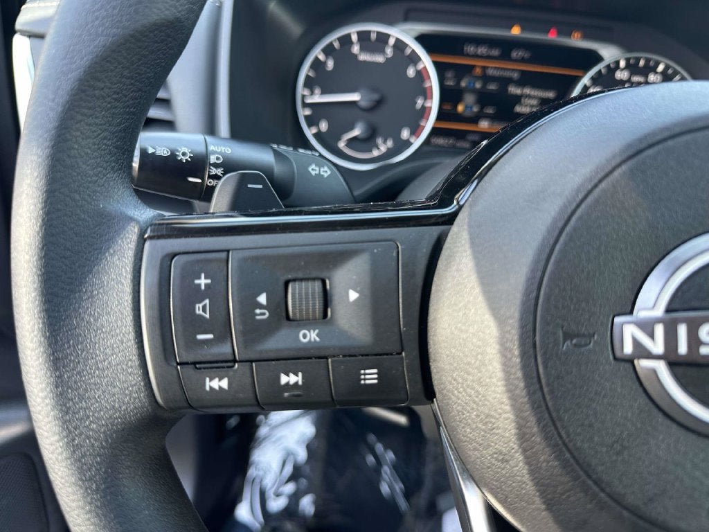 Used 2023 Nissan Rogue SV AWD/4WD image 31