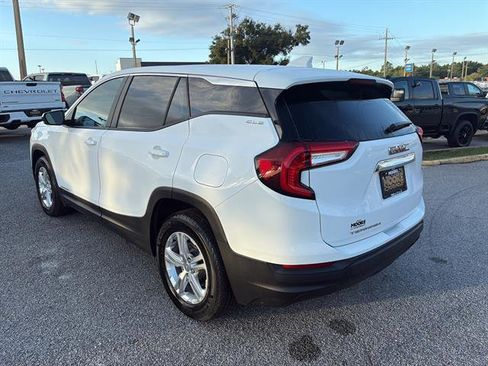 Used 2024 GMC Terrain SLE image 5