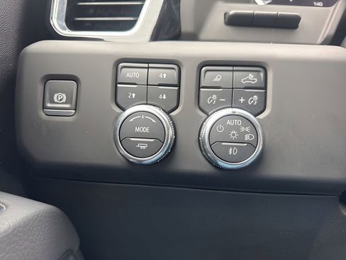 Used 2025 GMC Sierra 3500 Denali w/ Denali Reserve Package image 26