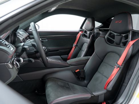 Certified 2025 Porsche 718 Cayman GTS RWD image 20