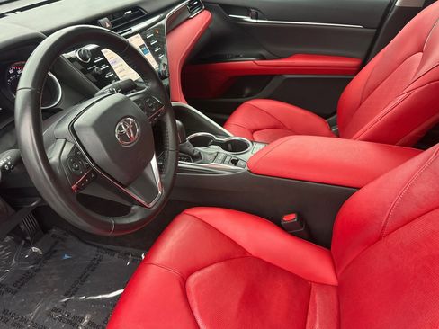 Used 2019 Toyota Camry XSE image 10