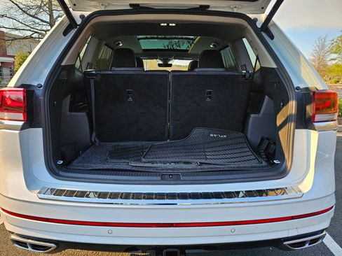 Used 2024 Volkswagen Atlas SEL Premium R-Line AWD/4WD image 15