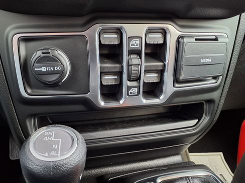 Used 2026 Jeep Wrangler Sport S image 14