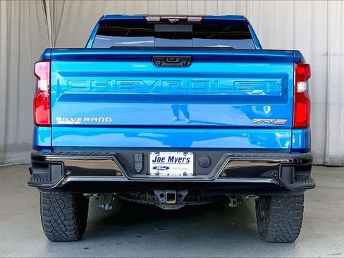 Used 2022 Chevrolet Silverado 1500 ZR2 w/ Technology Package image 4