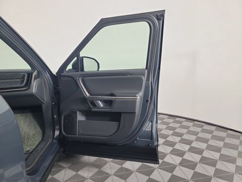 Used 2024 Rivian R1S Adventure Dual AWD/4WD image 18