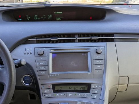 Used 2015 Toyota Prius Four image 17