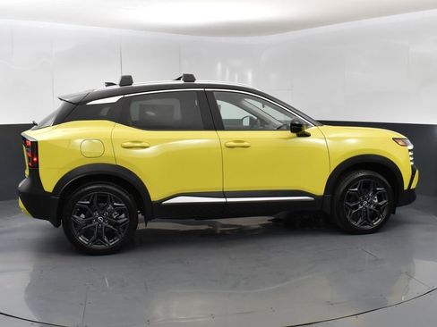 New 2025 Nissan Kicks SR AWD/4WD image 8
