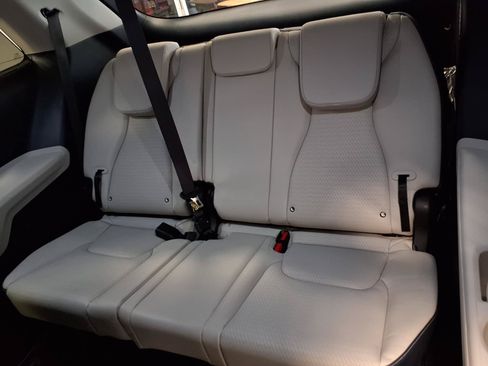 Used 2025 Kia Carnival SX Prestige FWD image 17