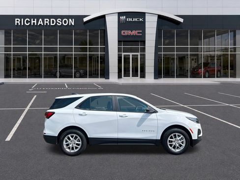 Used 2024 Chevrolet Equinox LS AWD/4WD image 6