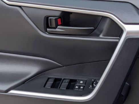 Certified 2025 Toyota RAV4 LE image 22