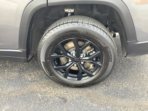 Certified 2024 Jeep Grand Cherokee L Laredo image 6